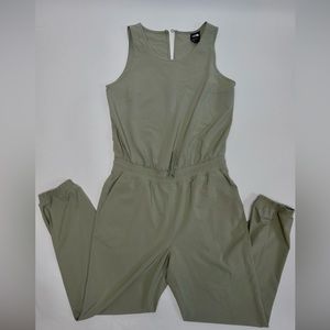 The North face never stop wearing jumpsuit